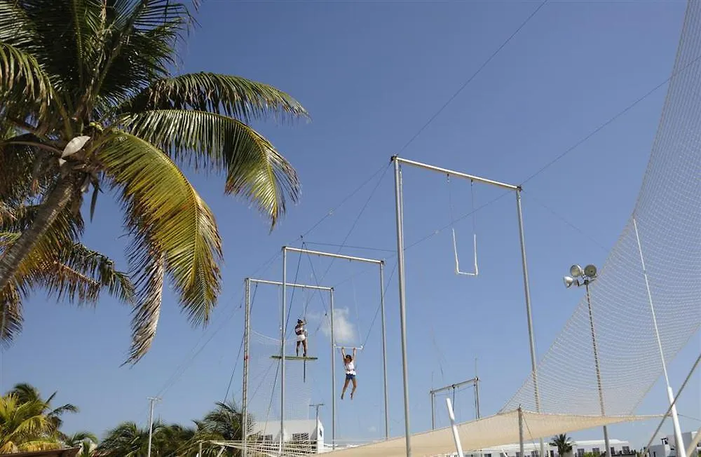Club Med Cancun Yucatan Hotel